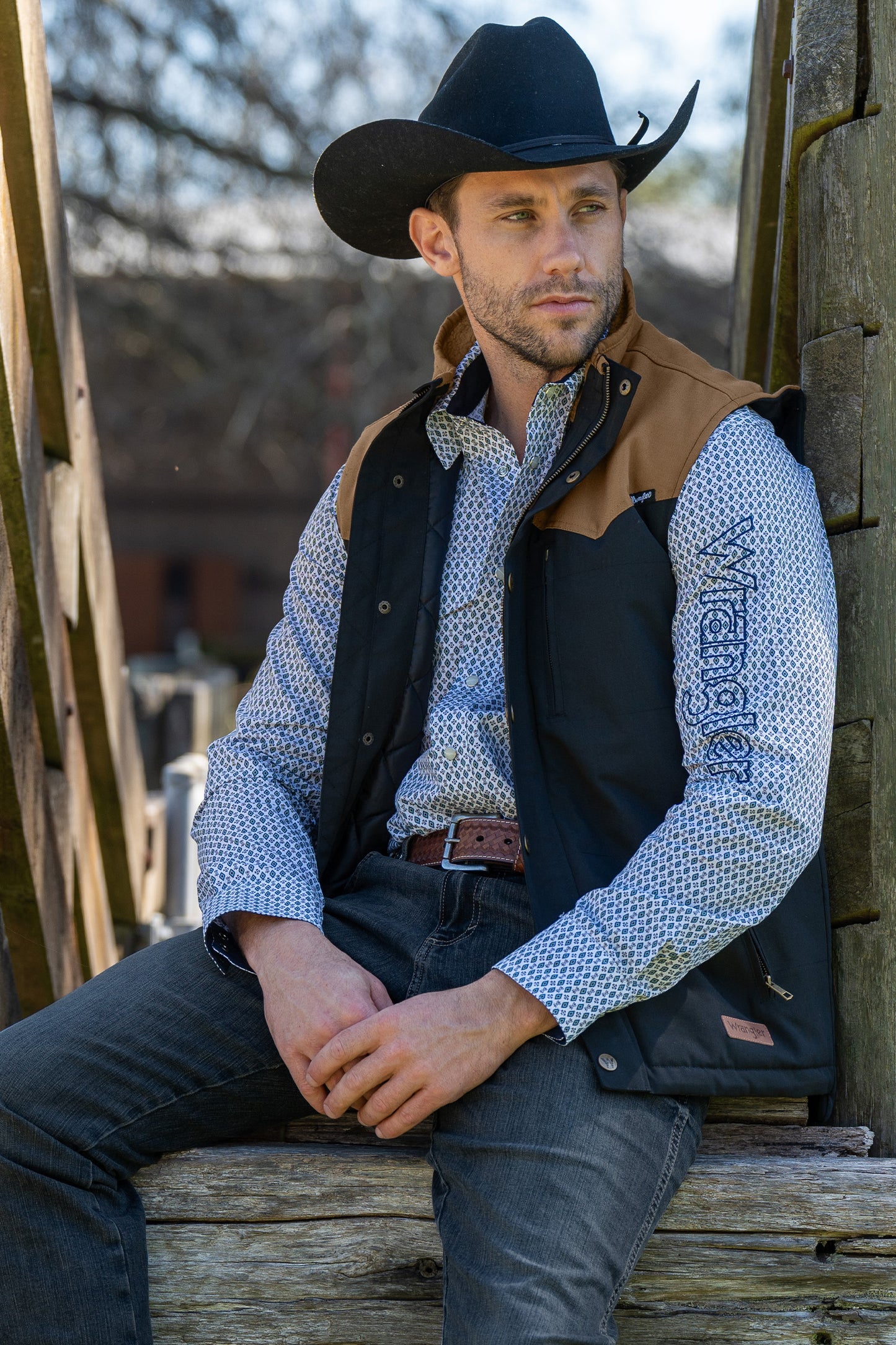 Wrangler Spencer Vest - Black/Tan - X4W1671034