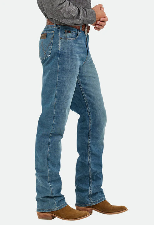 Wrangler Men's Cody Johnson 20X® Advanced Comfort 01 Competition Relaxed Fit Jeans 34L