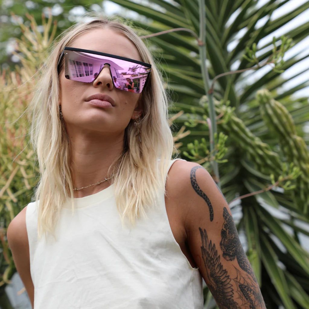 SIN 'The Bar' Sunglasses - Black / Pink